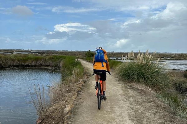 Ontdek hoe je met onze lokale reisexperts een duurzame, op maat gemaakte fietsreis samenstelt