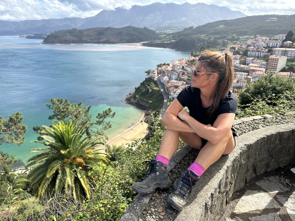 Tijdens haar pelgrimstocht op de Camino del Norte ontdekte Chloë Sterk dat de reis naar Santiago zoveel meer is dan alleen wandelen.