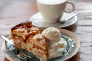 Koffie, of thee, met appeltaart tegen een gunstig tarief in Jaarbeurs