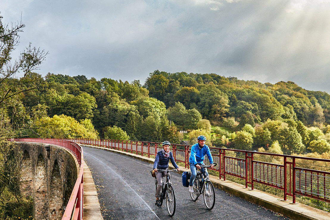 Het Bergische is de licht heuvelende achtertuin van het Ruhrgebied, ten oosten van Keulen. De Bergischer Weg zou de mooiste wandelroute van Duitsland zijn.